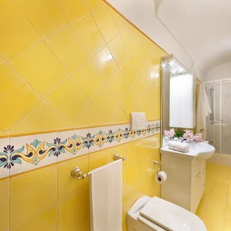 Villa Sleeps 6 Pool Air Con Wifi