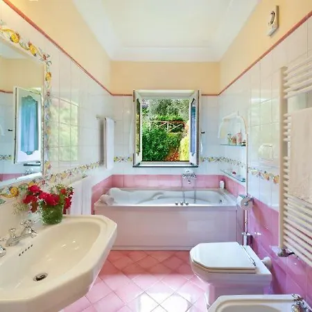 Sleeps 6 Pool Air Con Wifi Villa Praiano