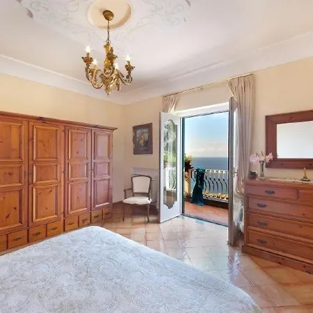 Villa Sleeps 6 Pool Air Con Wifi